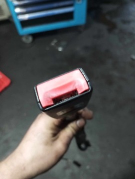 ПРЯЖКА РЕМНЯ БЕЗОПАСНОСТИ ПЕРЕДНЯЯ ЛЕВАЯ VW GOLF V PLUS 1K4857755K