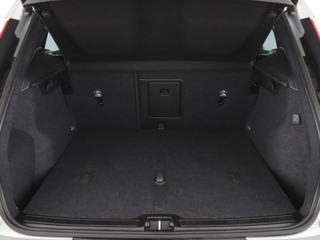 Volvo XC40 Crossover Facelifting 2.0 B3 163KM 2023 Volvo XC 40 FV23 2.0 B4 Core Automat Tempomat, zdjęcie 19