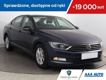 Volkswagen Passat B8 Limousine 1.4 TSI BlueMotion Technology 125KM 2016 VW Passat 1.4 TSI, Salon Polska, Klima