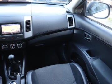 Citroen C-Crosser 2.4i 170KM 2010 Citroen C-Crosser 2.4, GAZ, 4X4, Skóra, Navi, zdjęcie 7