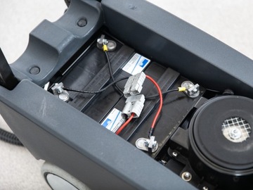 GHIBLI WINNER СКРУББЕР НОВЫЕ АККУМУЛЯТОРЫ SONNENSCHEIN 6900 нетто