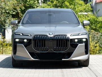 BMW Seria 7 G70 Sedan 3.0 40d 299KM 2025 BMW Seria 7 740d xDrive Sport Sedan 3.0 (299KM) 2025, zdjęcie 5