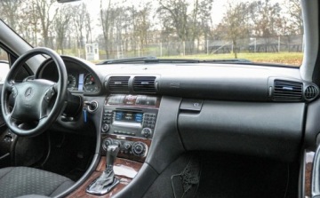 Mercedes Klasa C W203 Kombi T203 1.8 (C 180 Kompressor) 143KM 2005 Mercedes-Benz Klasa C 2005 r. 1,8 Automat Lift 1.8 Benzyna 143KM, zdjęcie 9