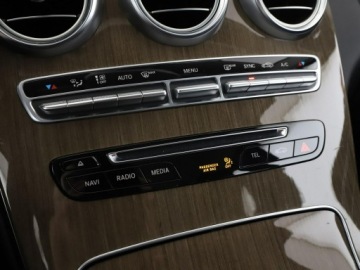 Mercedes Klasa C W205 Kombi Facelifting 1.6 180 156KM 2018 Mercedes C 180 FV23% automat full LED półskóra, zdjęcie 25