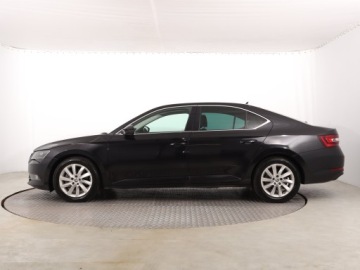 Skoda Superb III Liftback 1.6 TDI 120KM 2017 Skoda Superb 1.6 TDI, Automat, Skóra, Navi, Xenon, zdjęcie 2