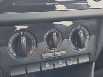 Skoda Rapid II Liftback Facelifting 1.0 TSI 110KM 2017 Skoda RAPID Skoda RAPID 1.0 TSI Ambition, polski salon, Benzyna 110KM, zdjęcie 22