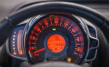 Toyota Aygo II Hatchback 5d 1.0 VVT-i 69KM 2015 Toyota Aygo 1.0 VVT-i X-play Benzyna 69KM, zdjęcie 5