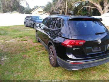 Volkswagen Tiguan II 2021 Volkswagen Tiguan SE R-Line 2021 2.0l 2.0 Benzyna 184KM, zdjęcie 2