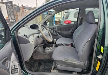 Toyota Yaris I 1.0 i 16V 68KM 2001 Toyota Yaris Toyota Yaris 1.0 Base Benzyna 68KM, zdjęcie 4