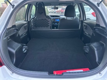 Toyota Yaris III Hatchback 5d Facelifting Hybrid 100KM 2016 Toyota Yaris hybrid-2-osobowy-Homol. ciężarowy-Automatic, zdjęcie 9