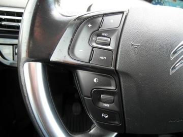 Citroen C4 Picasso II Picasso 2.0 BlueHDi 150KM 2015 Citroen C4 Picasso Nawigacja Klimatronik Kamera 2.0 HDI 150km 2.0 Diesel, zdjęcie 33