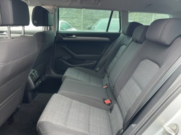 Volkswagen Passat B8 Variant Facelifting 2.0 TDI SCR 150KM 2020 Volkswagen Passat Variant Automat Podgrzewanie, zdjęcie 9