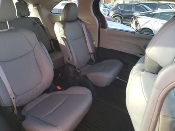 Toyota Sienna III 2024 Toyota Sienna 2024, 2.5L, 4x4, XLE, po gradobiciu 2.5 Hybryda 245KM, zdjęcie 8