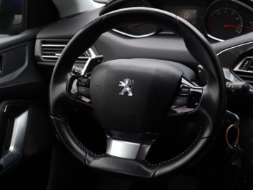 Peugeot 308 II SW Facelifting 1.2 PureTech 130KM 2019 Peugeot 308 1.2 PureTech, Automat, Navi, Klima, zdjęcie 20