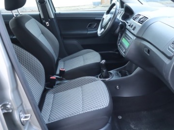 Skoda Fabia II Hatchback Facelifting 1.2 TSI 85KM 2014 Skoda Fabia 1.2 TSI, Salon Polska, Serwis ASO, zdjęcie 8