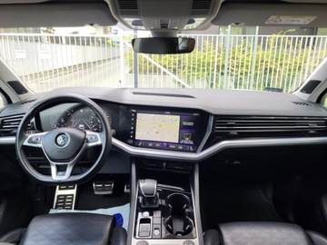 Volkswagen Touareg III SUV 4.0 V8 TDI SCR 422KM 2019 Touareg R-LINE * V8 4,0l diesel 421KM*Salon PL*Bezwypadkowy* ASO*VAT23, zdjęcie 9