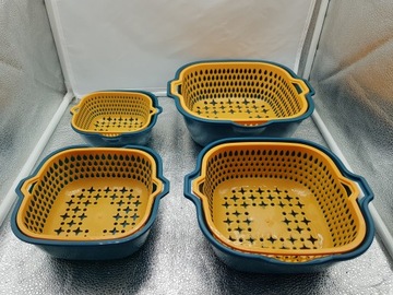 Набор сеток для кухонного дуршлага из трех предметов.