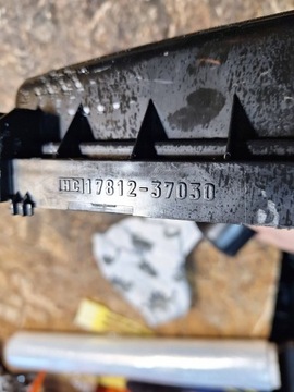 KRYT POUZDRO FILTRU VZDUCHU 17812-37030 TOYOTA PRIUS III 1.8 HYBRID