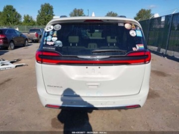 Chrysler Pacifica II 2021 Chrysler Pacifica Touring L, 2021r., 3.6L 3.6 Benzyna 287KM, zdjęcie 7