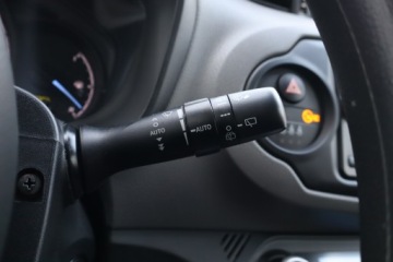 Toyota Yaris III Hatchback 5d Facelifting 2017 1.5 Hybrid 100KM 2020 Toyota Yaris 1.5 Hybrid, Salon Polska, zdjęcie 19