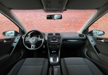 Volkswagen Golf VI Hatchback 5d 1.4 TSI 122KM 2009 Volkswagen Golf AUTOMAT DSG Hak Niski przebieg Warszawa 1.4 Benzyna 122KM, zdjęcie 4