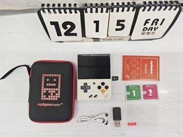 Miyoo Mini Plus PRZENOŚNA KONSOLA DO GIER Z 15000+ GIER + KARTĄ 128G BIAŁY