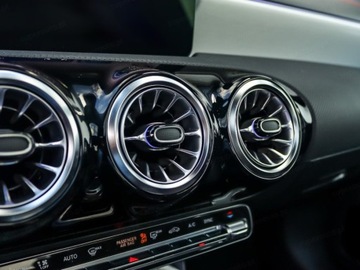 Mercedes CLA C118/X118 Shooting Brake Facelifting 1.3 200 163KM 2025 CLA 200 AMG Line Shooting Brake 1.3 (163KM) 2025, zdjęcie 8