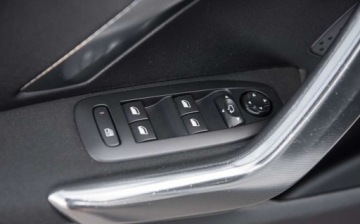 Peugeot 2008 I SUV Facelifting 1.6 BlueHDi 99KM 2016 Peugeot 2008 1.6eHDI 100KM Allure Perla Skora Ledy Navi Alu Full 1.6, zdjęcie 15