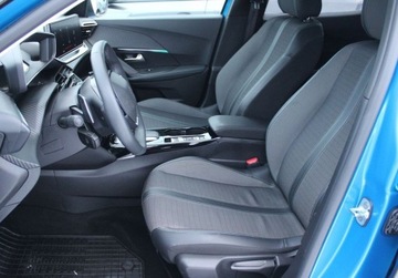 Peugeot 2008 II SUV 1.2 PureTech 130KM 2022 Peugeot 2008 Duzo Opcji Gwarancja od RiA 1.2 Benzyna 130KM, zdjęcie 16