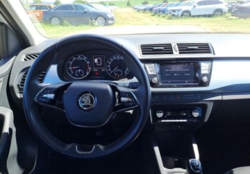 Skoda Fabia IV 1.0 TSI 95KM 2022 Skoda Fabia Ambition 1.0 TSI 95 KM COMBI Klimatyzacja Czujniki LED ASO, zdjęcie 8