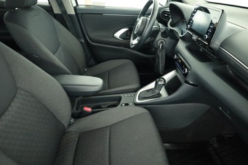 Toyota Yaris IV Hatchback 1.5 Hybrid Dynamic Force 116KM 2022 Toyota Yaris 1.5 VVT-i Hybrid, Salon Polska, zdjęcie 6