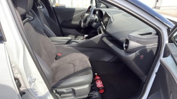 Toyota C-HR II SUV 2.0 Hybrid Dynamic Force 197KM 2024 Toyota C-HR 2.0 Hybrid GR Sport 2.0 Hybrid GR Spor, zdjęcie 7