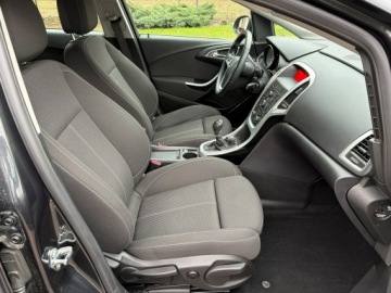 Opel Astra J Hatchback 5d 1.4 Turbo ECOTEC 120KM 2011 Opel Astra 1.4 turbo 120 KM Sportowe fotele Alu 18, zdjęcie 12