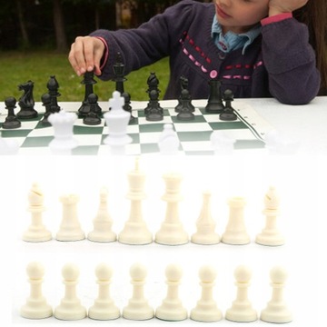 32 шт. ПЛАСТИКОВЫЕ ШАХМАТНЫЕ ФИГУРКИ