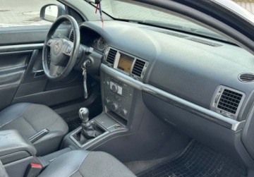 Opel Vectra C Sedan 1.8 ECOTEC 140KM 2006 Opel Vectra 1.8 benzyna, 2006r 1.8 Benzyna 140KM, zdjęcie 4