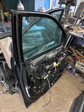 CHRYSLER TOWN COUNTRY GRAND CARAVAN DVEŘE PŘEDNÍ LEVÉ KOMPLETNÍ