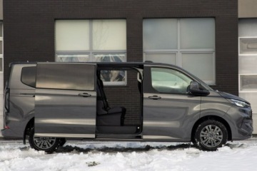 Ford Tourneo Custom II 2025 Ford Tourneo Custom 9-OSOBOWY Titanium L2H1, zdjęcie 3
