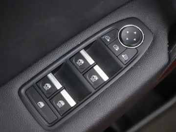 Renault Captur II Crossover 1.3 TCe 140KM 2022 Renault Captur 1.3 TCE 140 KM Automat LEDy FV23%, zdjęcie 2