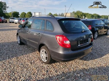 Skoda Fabia II Kombi 1.2 70KM 2009 Skoda Fabia 1,2 htp klima szyberdach alu grz.fotele oplacona 1.2 Benzyna, zdjęcie 7