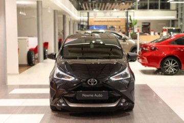 Toyota Aygo II Hatchback 3d Facelifting 1.0 VVT-i 72KM 2021 Toyota Aygo 1.0 VVT-i Black Edition X-shift Benzyna 72KM