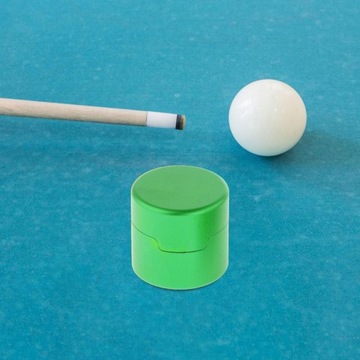 Коробка чашки держателя мела кия для бассейна легкая в использовании зеленого цвета округлой формы алюминиевого сплава