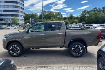 Toyota Hilux VIII Podwójna kabina Facelifting 2024 2.8 D-4D 204KM 2026 TOYOTA HiLux Double Cab Executive 4x4 aut 2.8 204KM 2026, zdjęcie 2