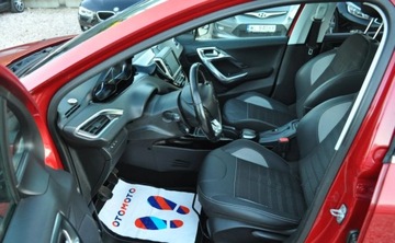 Peugeot 2008 I SUV Facelifting 1.2 PureTech 130KM 2017 Peugeot 2008 LIFT ALLURE Benzyna Klimatyzacja Panorama 1.2 Benzyna 130KM, zdjęcie 12