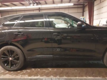Jaguar F-Pace 2023 Jaguar F-Pace S 2023 2.0 Benzyna 247KM, zdjęcie 5