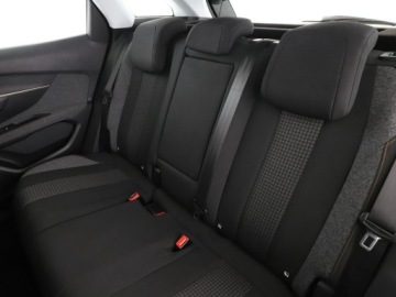 Peugeot 3008 II Crossover 1.2 PureTech 130KM 2018 Peugeot 3008 1.2 Benzyna Active Klimatyzacja Navi, zdjęcie 16