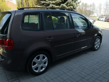 Volkswagen Touran II 1.6 TDI 105KM 2011 Volkswagen Touran 1.6 TDI 105KM Klimatronic, zdjęcie 4