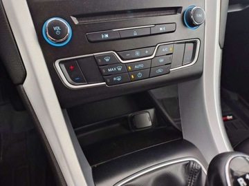 Ford Mondeo V Sedan 2.0 TDCi 150KM 2017 Ford Mondeo 2.0 TDCi 150KM Trend MK5 Podgrzewana szyba Salon PL 2.0, zdjęcie 19
