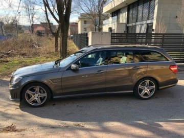 Mercedes Klasa E W212 Kombi AMG 63 AMG 525KM 2010 Mercedes E63 AMG COMBI 525KM 2010r Pierwszy właściciel Serwisowany w ASO, zdjęcie 4