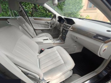 Mercedes Klasa E W212 Limuzyna 250 CDI BlueEFFICIENCY 204KM 2009 Mercedes Klasa E 250 CDI 204KM 2009r, zdjęcie 24