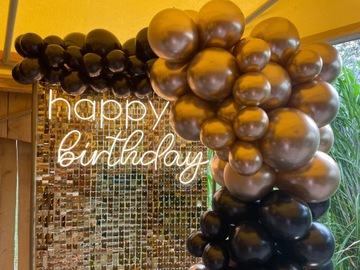 С ДНЕМ РОЖДЕНИЯ неоновая вывеска